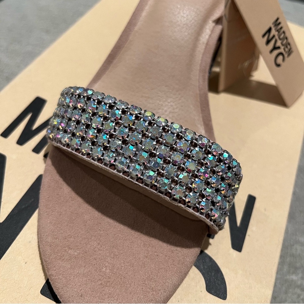 Madden NYC Block Heel City Sandal. Size 8 1/2. Brand new with box. - Picture 4 of 6